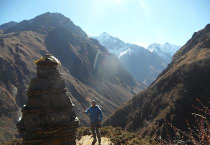 nepal trekking manaslu tsum